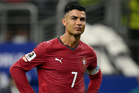 Ronaldo cay đắng chấm dứt sự nghiệp thi đấu tại World Cup