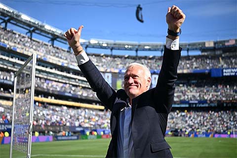 Didier Deschamps liên tục xô đổ các kỷ lục tại World Cup cùng ĐT Pháp