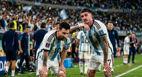 Các cầu thủ đã luống tuổi của Argentina như Messi hay De Paul khó có thể duy trì cường độ cao cả trận - Ảnh: AI