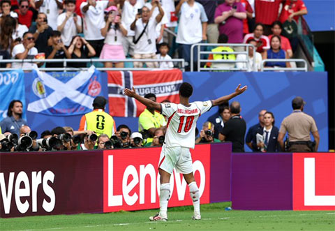 Bellingham trở thành chân sút xuất sắc thứ ba trong lịch sử ĐT Anh tại World Cup