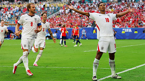 Bellingham lại ghi cú đúp để đưa Anh vào bán kết World Cup 2026