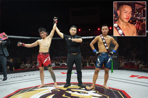 Khuôn mặt biến dạng của Sa Mã Dĩ Cách (ảnh nhỏ) sau trận thua Thành Thoan ở LION Championship 33