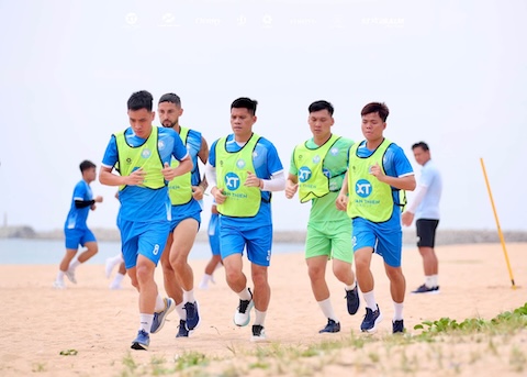 Nam Định sẽ tập huấn tại Phú Yên đến ngày 19/7. Ảnh: Quang Đương 