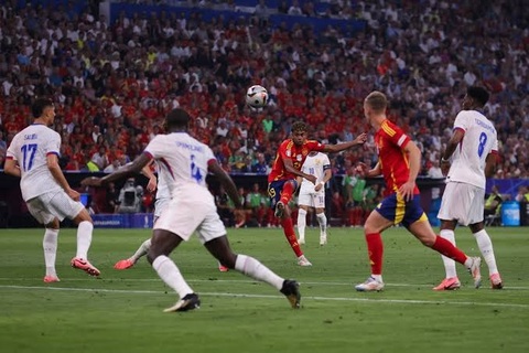 Lamine Yamal lập kỷ lục với siêu phẩm vào lưới Pháp tại bán kết EURO 2024. Ảnh: El Mundo