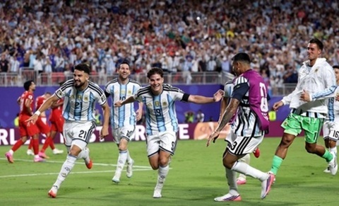 Atletico vừa "tâng" giá chuyển nhượng Julian Alvarez (số 9) lên 150 triệu euro