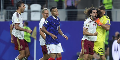 Mbappe bỗng chốc hóa thành ốc đảo cô đơn, chết mòn vì đói bóng