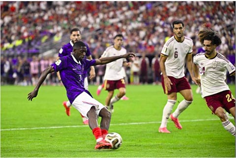 Dembele chơi trận này quá tệ, anh để mất bóng và chuyền hỏng rất nhiều