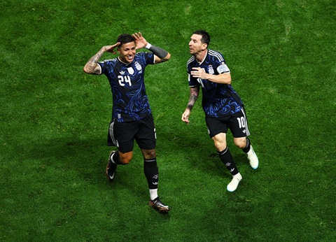 Tất cả chiến đấu vì anh lớn Messi
