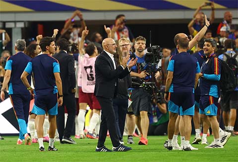 Ăn mừng sau chiến tích vào chung kết của La Roja