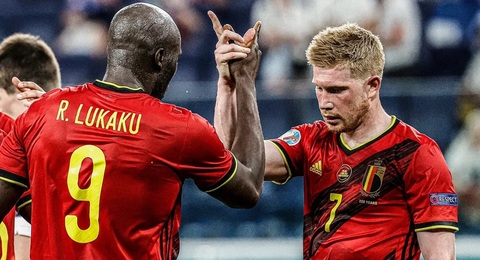 Romelu Lukaku (trái) là một 'siêu dự bị' ở World Cup 2026