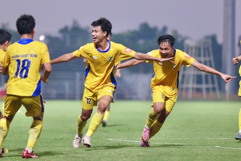 Niềm vui của cầu thủ xứ Nghệ. Ảnh: VFF