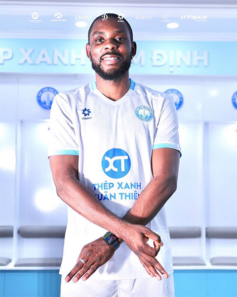 Trung vệ trưởng thành từ lò đào tạo PSG, từng chơi ở Ligue 1 - Felix Eboa Eboa gia nhập Nam Định