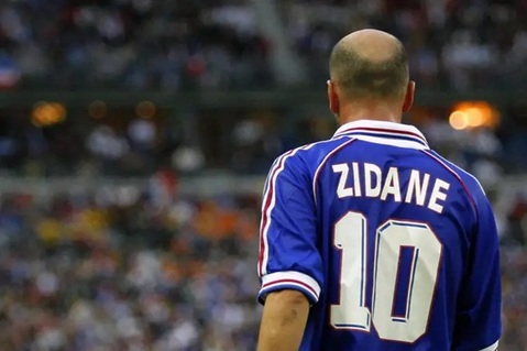 Zizou đầy uy tín, cả ở tư cách cầu thủ cũng như HLV