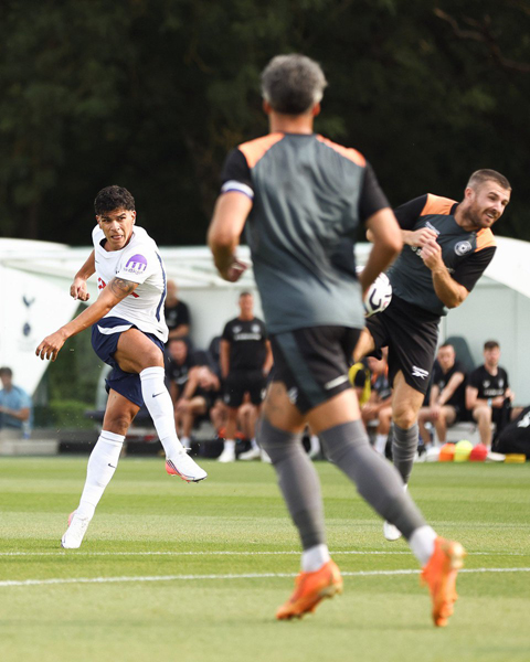 Mateus Fernandes tỏa sáng ngay trong trận đầu khoác áo Tottenham