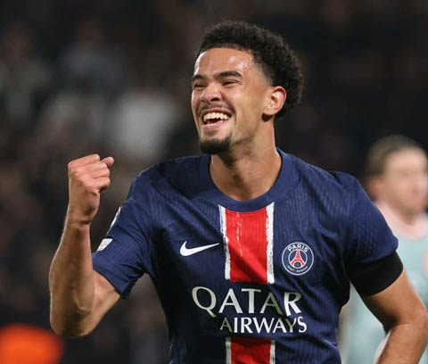 MU khó mua Zaire-Emery? - Ảnh: @UnitedStandMUFC