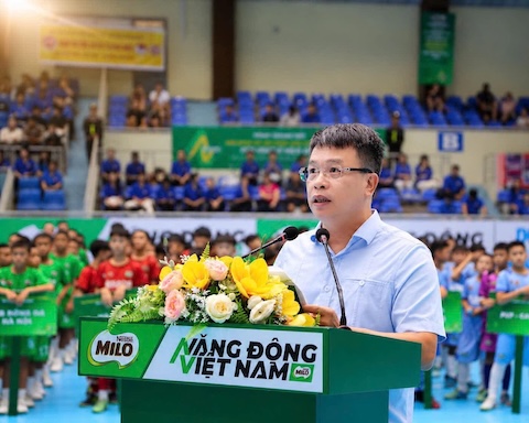 Nhà báo Nguyễn Phan Khuê - Trưởng BTC giải phát biểu tại lễ khai mạc - Ảnh: BTC