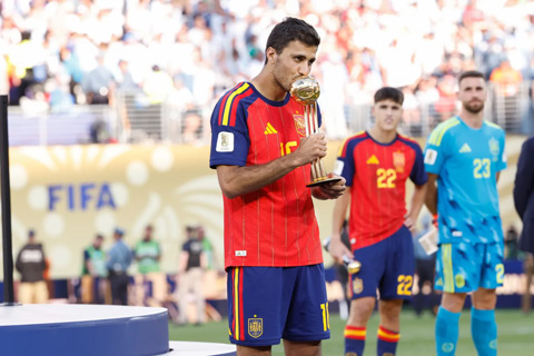 Mục tiêu thay thế của Real Madrid chính là Rodri