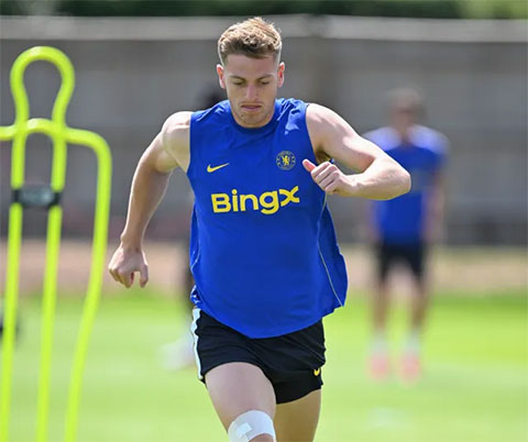 Liam Delap đang đối mặt sức ép không nhỏ