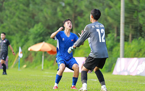 U17 PVF thể hiện bản lĩnh khi đánh bại U17 SLNA trên chấm luân lưu, giành vé vào bán kết gặp U17 Hà Nội