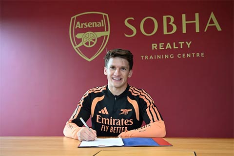 Christos Tzolis vừa ký hợp đồng với Arsenal cách đây 2 ngày