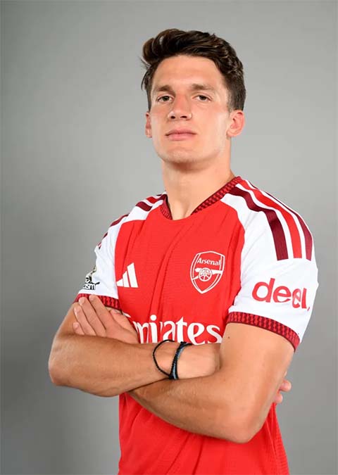 Và đã có màn ra mắt ấn tượng trong màu áo Arsenal
