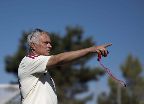 Mourinho vẫn giữ nguyên kỷ luật trong cách quản đội bóng - Ảnh: The Athletic