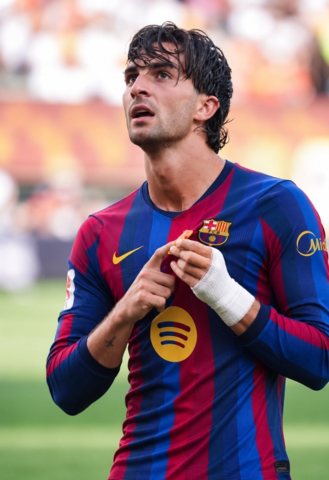 Ferran Torres được Barca rao bán để có thêm nguồn lực tậu Julian Alvarez