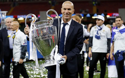 Zidane cuối cùng cũng quay lại nghiệp cầm quân
