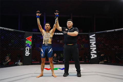 Trần Ngọc Lâm thắng Nguyễn Quốc Bảo bằng TKO tại LION Championship 30
