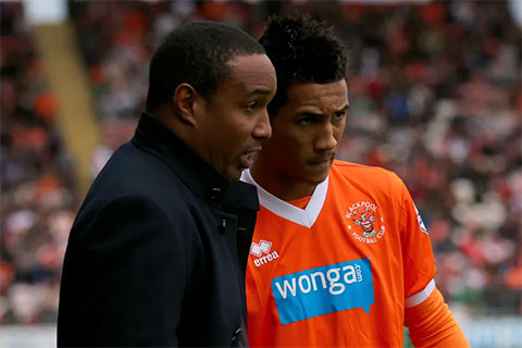 Ince từng chơi dưới sự dẫn dắt của chính cha mình ở Blackpool