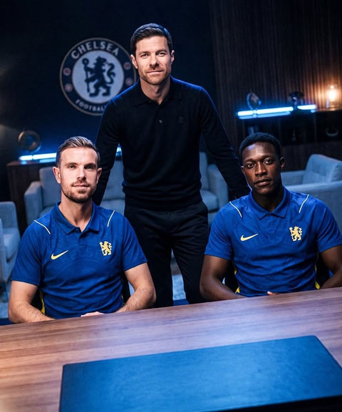 Tân HLV Alonso đón liền 2 tân binh giàu kinh nghiệm là Henderson và Welbeck - Ảnh: @LDNFootbalI