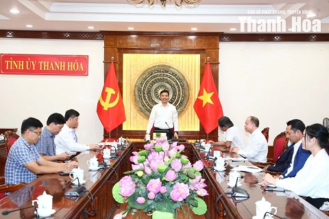 Quang cảnh buổi làm việc 