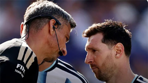 Trọng tài khẳng định Messi đã cư xử rất chuẩn mực