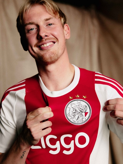 Julian Brandt được kỳ vọng trở thành trụ cột tuyến giữa của Ajax