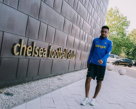 Chelsea chi hơn 100 triệu bảng mua Morgan Rogers (ảnh: CLB)