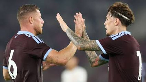Fan Aston Villa chia rẽ sau màn ra mắt của Garnacho