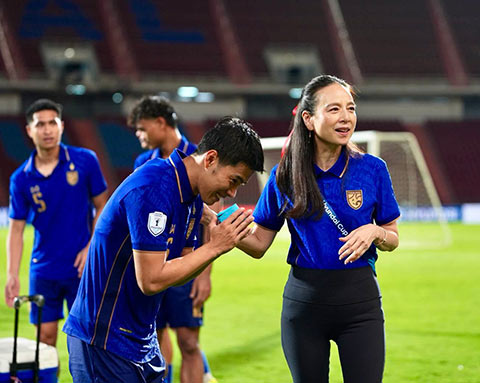 Madam Pang thưởng lớn nếu ĐT Thái Lan khép lại vòng bảng với ngôi nhất bảng B. Ảnh: FA Thailand