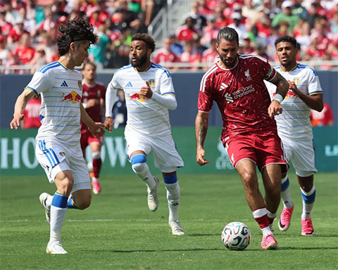 Leeds có màn lội ngược dòng ấn tượng trước Liverpool