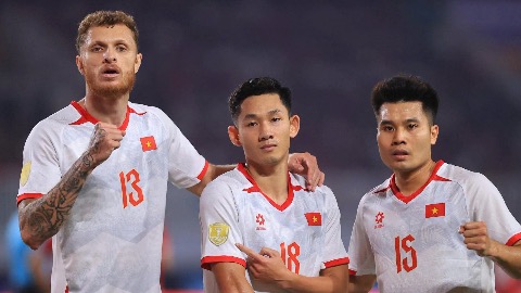 Chỉ có sự tự tin, tài năng mới đem về danh hiệu và huy hiệu khâu trên tay áo để những cầu thủ như Hai Long hãnh diện chỉ vào khi cần “vỗ ngực xưng tên”.