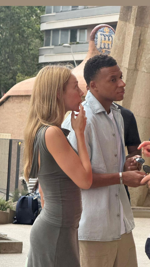 Mbappe cùng bạn gái đang có những ngày nghỉ đáng nhớ  