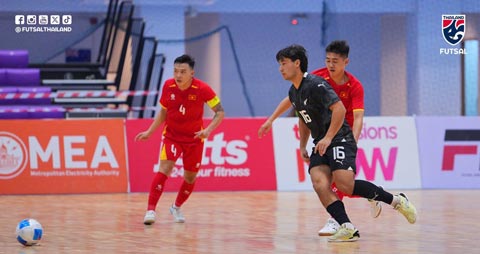 Việt Nam (áo đỏ) không còn cơ hội vô địch giải đấu. Ảnh- Futsal Thái Lan