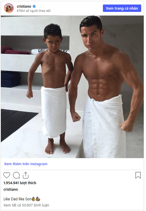Hai cha con Ronaldo như đúc từ một khuôn