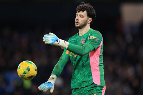 Trafford đã chia tay Man City để khoác áo Leeds