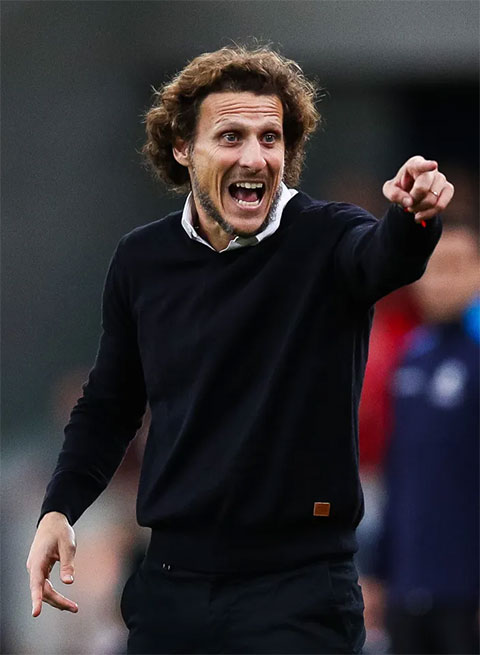 Forlan từng có thời gian thi đấu ở Anh cho MU