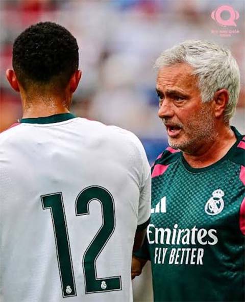 Thêm Diomande, Mourinho có thể "mở khóa" Trent?