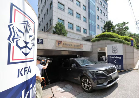 Văn phòng của KFA vừa bị khám xét