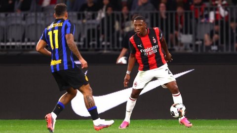 Từng là  người hùng derby nhưng Estupinan chưa tạo được sự an tâm nơi hành lang trái