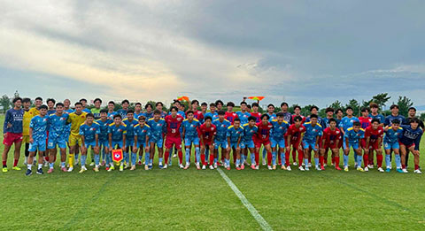 Các học trò của HLV Yutaka Ikeuchi có màn trình diễn ấn tượng trước đội Đại học Kinh tế Osaka