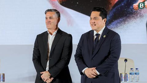 HLV John Herdman (trái) và Chủ tịch PSSI Erick Thohir. Ảnh - Bola