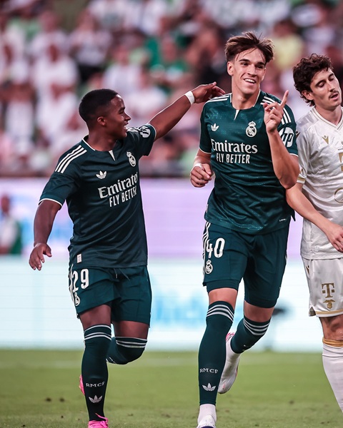 Cả Espi lẫn Endrick đều đã ghi điểm với Mourinho